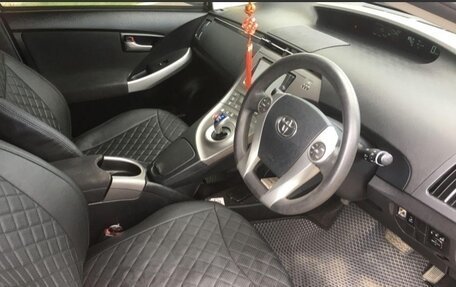 Toyota Prius, 2013 год, 1 200 000 рублей, 15 фотография