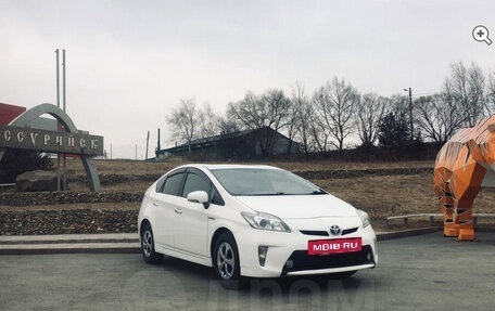 Toyota Prius, 2013 год, 1 200 000 рублей, 24 фотография