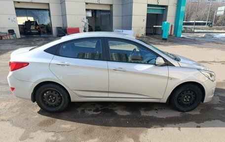 Hyundai Solaris II рестайлинг, 2016 год, 900 000 рублей, 8 фотография