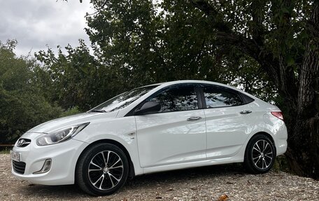 Hyundai Solaris II рестайлинг, 2013 год, 790 000 рублей, 2 фотография