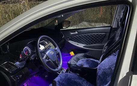 Hyundai Solaris II рестайлинг, 2013 год, 790 000 рублей, 21 фотография