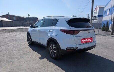 KIA Sportage IV рестайлинг, 2020 год, 2 590 000 рублей, 5 фотография