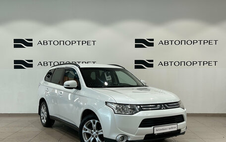 Mitsubishi Outlander III рестайлинг 3, 2013 год, 1 099 000 рублей, 9 фотография