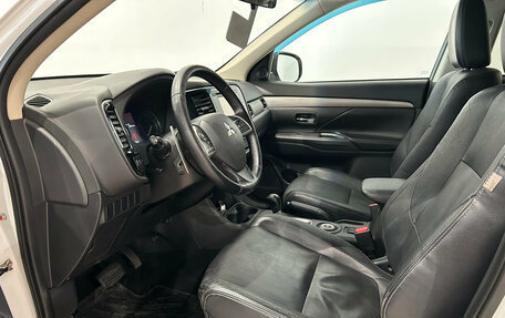 Mitsubishi Outlander III рестайлинг 3, 2013 год, 1 099 000 рублей, 15 фотография