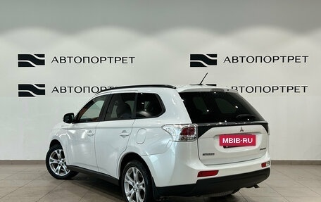 Mitsubishi Outlander III рестайлинг 3, 2013 год, 1 099 000 рублей, 5 фотография