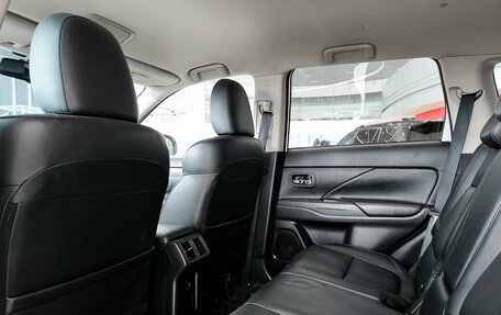 Mitsubishi Outlander III рестайлинг 3, 2020 год, 2 699 000 рублей, 15 фотография