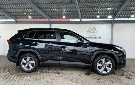Toyota RAV4, 2021 год, 3 350 000 рублей, 7 фотография