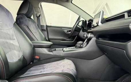 Toyota RAV4, 2021 год, 3 350 000 рублей, 12 фотография