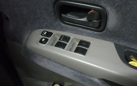 Nissan Serena II, 1999 год, 250 000 рублей, 10 фотография