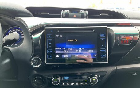 Toyota Hilux VIII, 2018 год, 3 750 000 рублей, 11 фотография