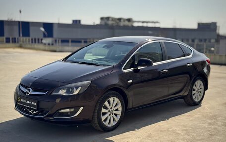 Opel Astra J, 2013 год, 680 000 рублей, 2 фотография
