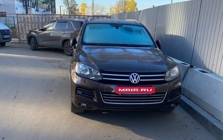 Volkswagen Touareg III, 2011 год, 1 720 000 рублей, 3 фотография