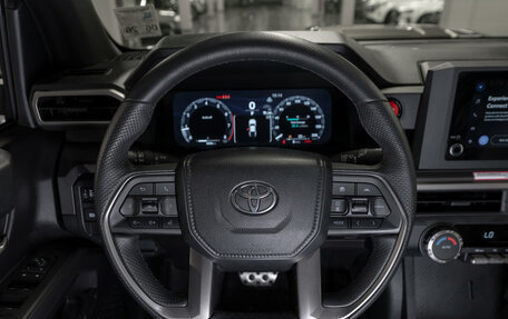 Toyota Tacoma, 2024 год, 7 950 000 рублей, 10 фотография