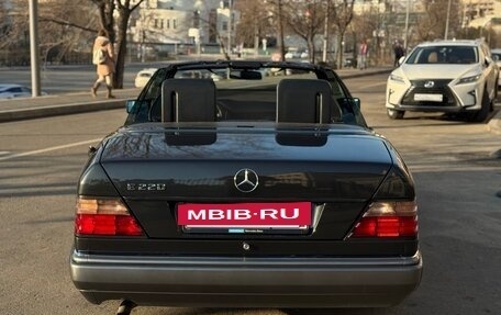 Mercedes-Benz E-Класс, 1993 год, 3 100 000 рублей, 4 фотография