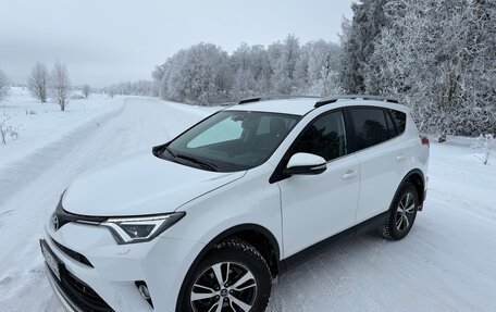 Toyota RAV4, 2018 год, 2 850 000 рублей, 5 фотография