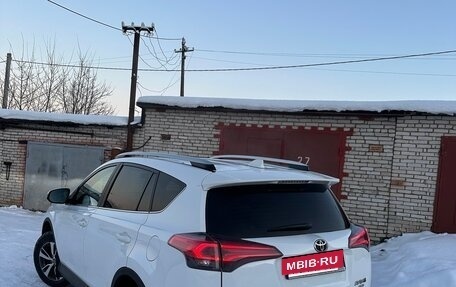 Toyota RAV4, 2018 год, 2 850 000 рублей, 13 фотография
