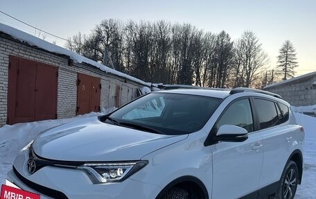 Toyota RAV4, 2018 год, 2 850 000 рублей, 12 фотография