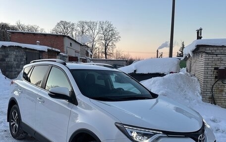 Toyota RAV4, 2018 год, 2 850 000 рублей, 11 фотография