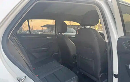 Volkswagen T-Roc I, 2022 год, 1 997 000 рублей, 12 фотография