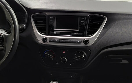 Hyundai Solaris II рестайлинг, 2018 год, 1 027 000 рублей, 19 фотография