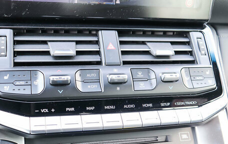 Toyota Land Cruiser, 2025 год, 16 800 000 рублей, 22 фотография