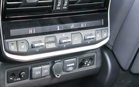 Toyota Land Cruiser, 2025 год, 16 800 000 рублей, 32 фотография