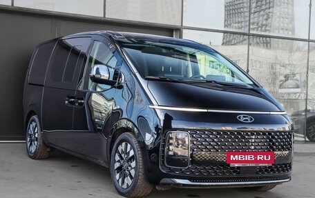 Hyundai Staria, 2021 год, 5 600 000 рублей, 3 фотография