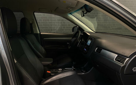 Mitsubishi Outlander III рестайлинг 3, 2012 год, 1 579 000 рублей, 9 фотография