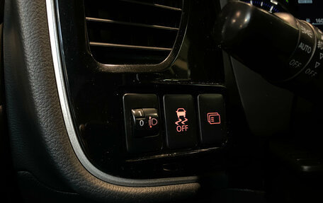 Mitsubishi Outlander III рестайлинг 3, 2012 год, 1 579 000 рублей, 15 фотография