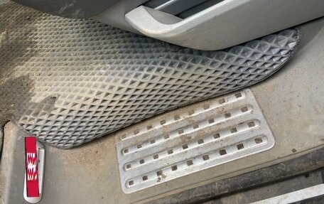 Volkswagen Multivan T5, 2005 год, 950 000 рублей, 20 фотография