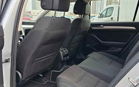 Volkswagen Passat B8 рестайлинг, 2018 год, 1 550 000 рублей, 13 фотография