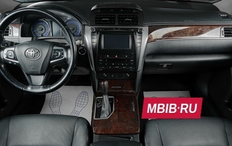 Toyota Camry, 2017 год, 2 099 000 рублей, 13 фотография