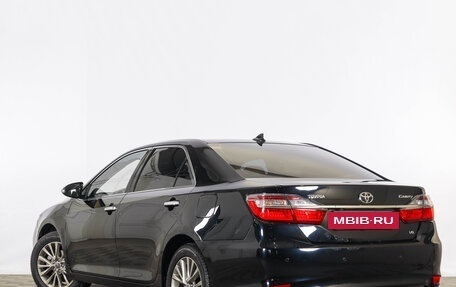 Toyota Camry, 2017 год, 2 099 000 рублей, 5 фотография