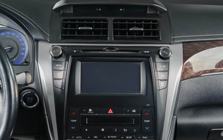 Toyota Camry, 2017 год, 2 099 000 рублей, 18 фотография