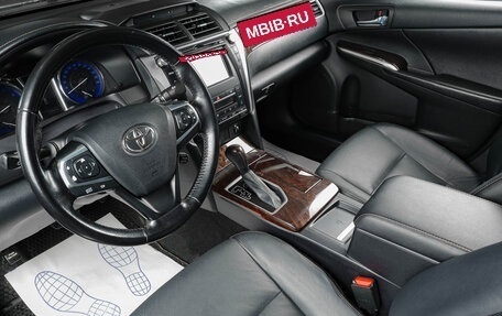 Toyota Camry, 2017 год, 2 099 000 рублей, 8 фотография