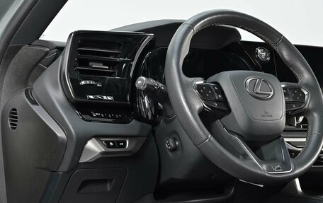 Lexus RX IV рестайлинг, 2023 год, 10 350 000 рублей, 16 фотография