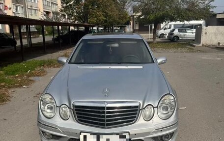 Mercedes-Benz E-Класс, 2004 год, 900 000 рублей, 4 фотография