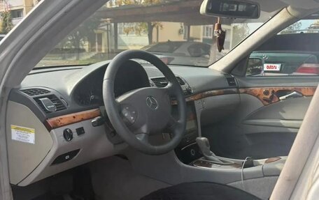 Mercedes-Benz E-Класс, 2004 год, 900 000 рублей, 6 фотография