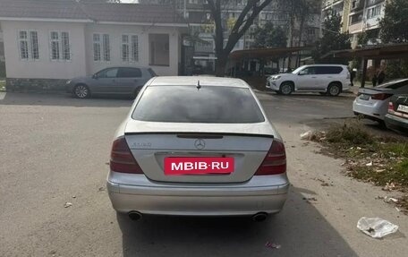 Mercedes-Benz E-Класс, 2004 год, 900 000 рублей, 3 фотография