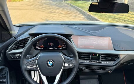 BMW 1 серия, 2020 год, 3 000 000 рублей, 10 фотография