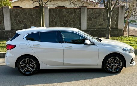 BMW 1 серия, 2020 год, 3 000 000 рублей, 13 фотография