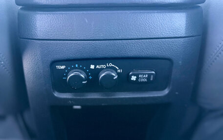 Toyota Land Cruiser Prado 120 рестайлинг, 2006 год, 1 890 000 рублей, 18 фотография