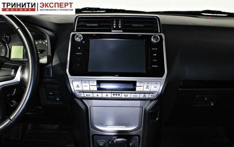 Toyota Land Cruiser Prado 150 рестайлинг 2, 2018 год, 4 697 000 рублей, 14 фотография