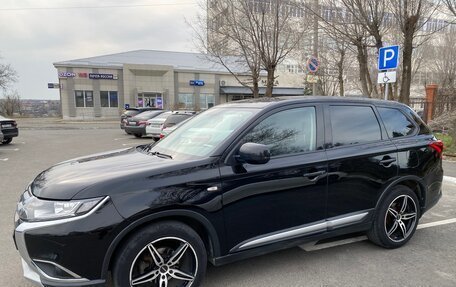 Mitsubishi Outlander III рестайлинг 3, 2017 год, 1 670 000 рублей, 1 фотография