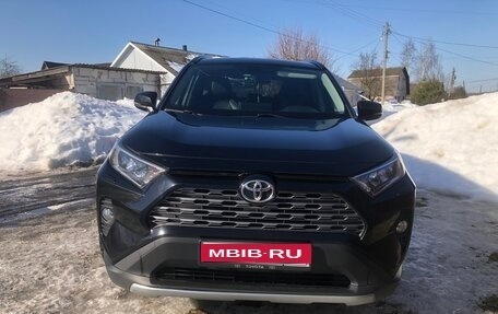 Toyota RAV4, 2019 год, 3 100 000 рублей, 1 фотография