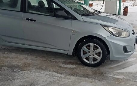 Hyundai Solaris II рестайлинг, 2011 год, 680 000 рублей, 6 фотография