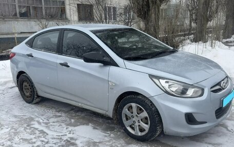 Hyundai Solaris II рестайлинг, 2011 год, 680 000 рублей, 11 фотография