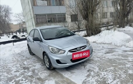 Hyundai Solaris II рестайлинг, 2011 год, 680 000 рублей, 10 фотография