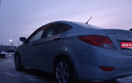 Hyundai Solaris II рестайлинг, 2011 год, 680 000 рублей, 12 фотография