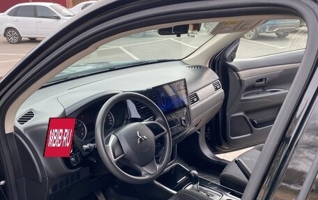 Mitsubishi Outlander III рестайлинг 3, 2017 год, 1 670 000 рублей, 6 фотография